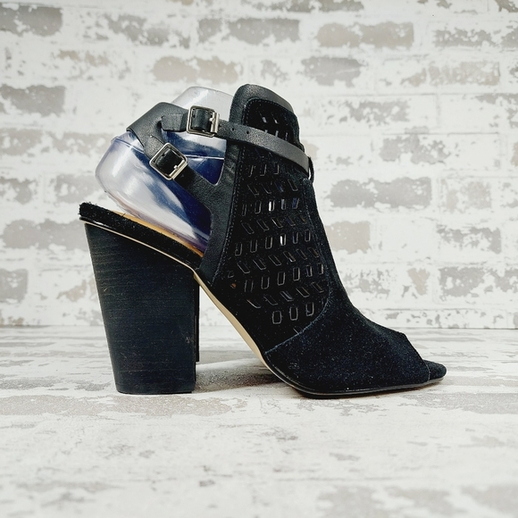 BCBGeneration Black Perforated Suede Block Heel Buckle Up Sandals K941 - Picture 5 of 16